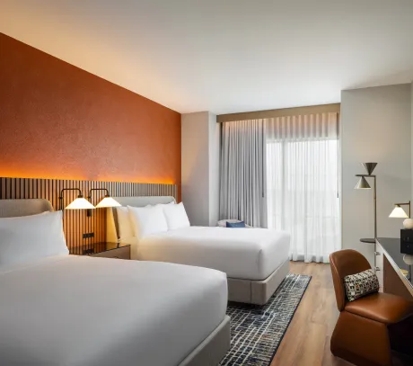 2 Queen Beds